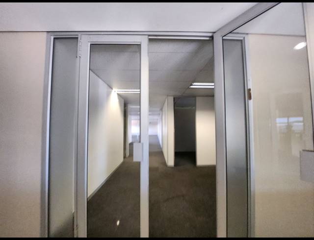 494M² OFFICE TO LET IN RANDJESPARK